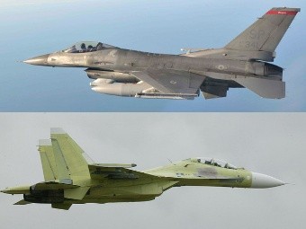 F-16 của Mỹ (trên) và Su-30MK2 của Nga