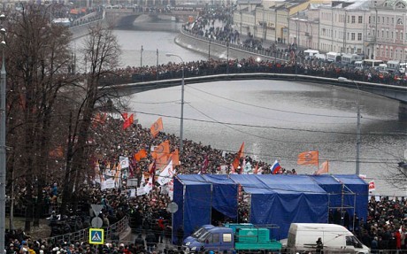 Người biểu tình tìm đường tới quảng trường Bolotnaya