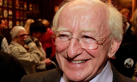 Michael D Higgins - Tổng thống thứ 9 của Ireland vừa đắc cử sau cuộc bỏ phiếu hôm 19/10/2011. Ông Higgins từng giữ chức Bộ trưởng Văn hóa Ireland, Chủ tịch Công đảng, một nhà thơ, một nhà hoạt động nhân quyền