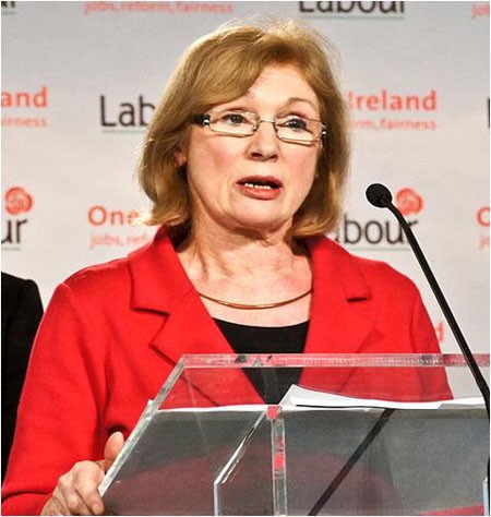 Bộ trưởng Thương mại và Phát triển Ireland, Jan O' Sullivan.-một trong những chính trị gia có đóng góp tích cực cho sự phát triển và phổ biến giáo dục của Ireland giai đoạn hiện nay.