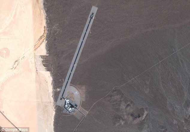 Hình ảnh đường băng bí mật của Mỹ tại hồ Yucca, Nevada được tìm thấy bằng Google map