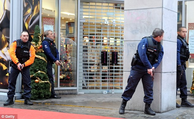 Cảnh sát truy lùng tay súng tấn công dân thường tại Liege