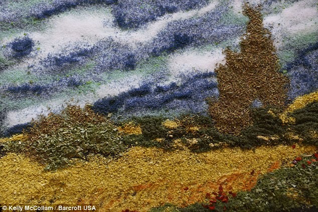 Bức tranh phong cảnh bằng gia vị mang tựa đề "Spicy Cypress" là bản sao của bức tranh "Wheatfield" của Van Gogh
