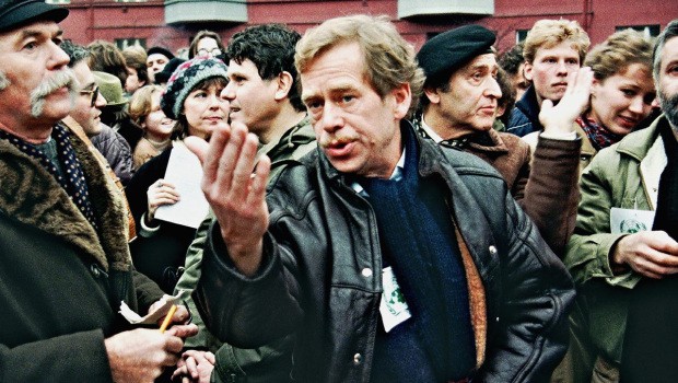 Trên cương vị Tổng thống, ông Havel đã dẫn dắt quá trình chuyển đổi của Tiệp Khắc cũ sang dân chủ và một nền kinh tế thị trường tự do.