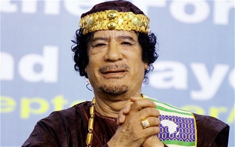 Gia đình Đại tá Gaddafi đã từng sở hữu các tài khoản trị giá hàng trăm tỷ USD, nhiều bất động sản xa hoa tráng lệ và tất cả các thành viên trong gia đình ông đều đã từng sống như các bậc đế vương