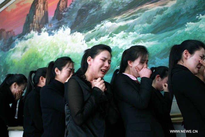 Người dân Triều Tiên khóc thương Chủ tịch Kim Jong Il