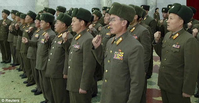 Quân đội tổ chức tưởng niệm Chủ tịch Kim. Ảnh Daily Mail