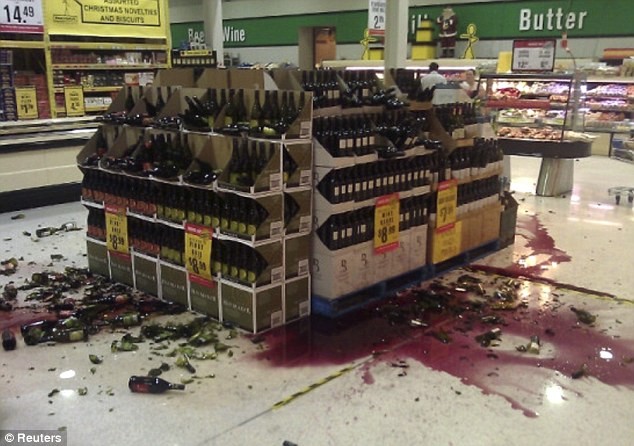 Cảnh đổ nát bên trong một siêu thị tại Christchurch, New Zealand sau động đất