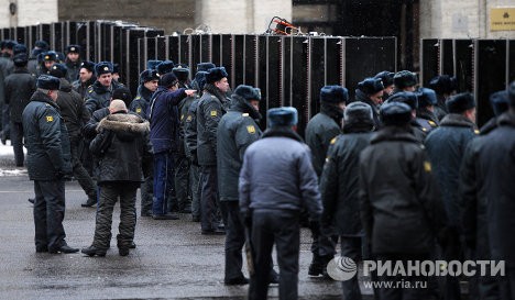 Cảnh sát chống bạo động được triển khai tại Sakharov Avenue chiều 24/12
