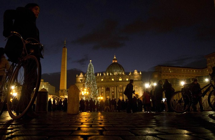 Quảng trường thánh Peter tại Vatican trong đêm 24/12