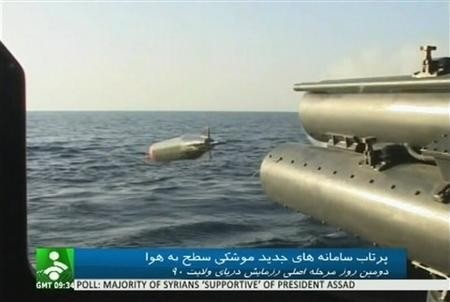 Một tàu chiến Iran phóng ngư lôi ảnh được lấy từ đoạn video do News Network công bố ngày 1/1