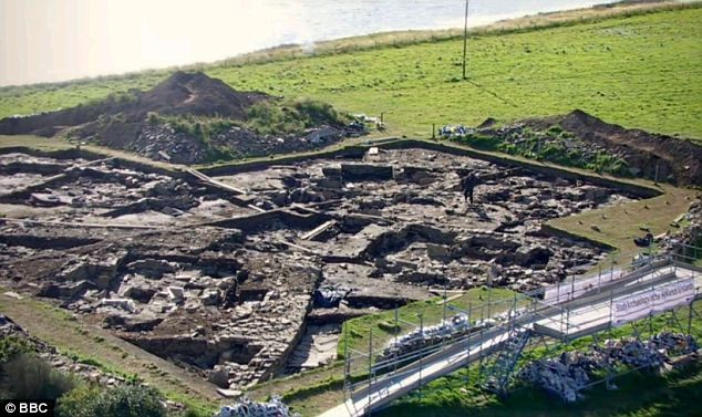 Mới có khoảng 10% khu vực ngôi đền cổ ở Orkney được khai quật