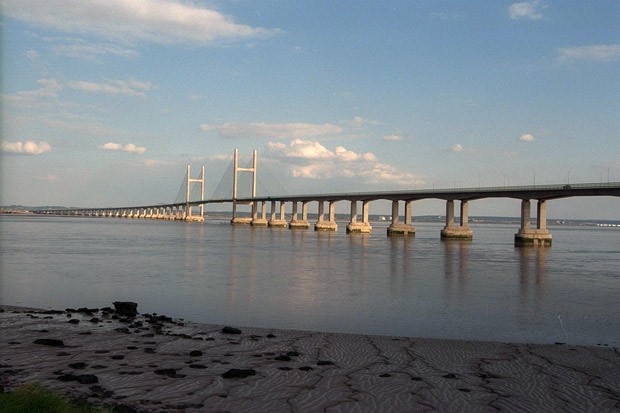 Cầu dài nhất ở Anh là cầu Second Severn Crossing với chiều dài 5.120 km nối giữa Anh và xứ Wales được khánh thành vào ngày 5/6/1996.