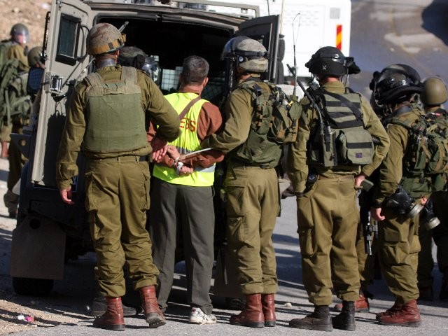 Nhân viên an ninh Israel bắt giữ 1 trong 4 nghi phạm âm mưu đánh bom khủng bố