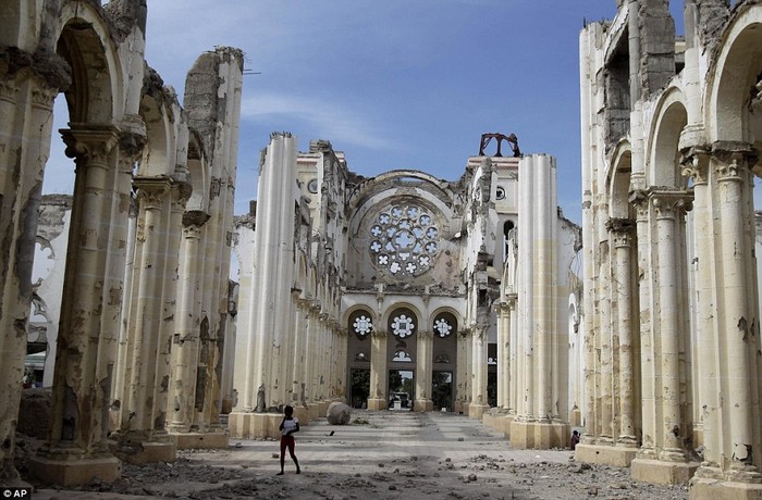 Nhà thờ ở Port-au-Prince 2 năm sau động đất