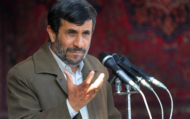Tổng thống Ahmadinejad. Ảnh AP