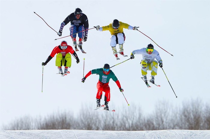 Christian Mithassel (áo vàng) người Na Uy đã giành chiến thắng chung cuộc trong giải Winter X Games 2012 tổ chức tại núi Buttermilk, Thụy Sỹ ngày 29/1.
