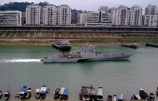 Theo thông tin đăng tải trên blog Anja a Third Eye, con tàu này của Trung Quốc có các đặc tính khá giống với tàu chiến tuần duyên (LCS) của Mỹ.