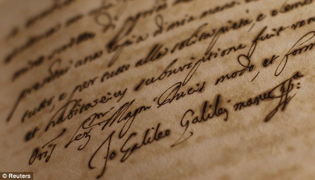 Chữ ký của Galilei trong một văn bản hiếm vừa được Vatican công bố.