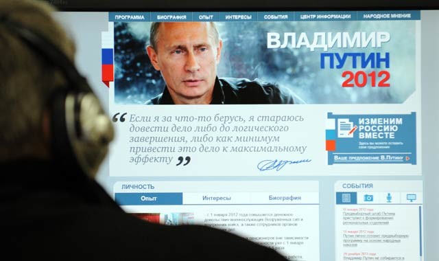 Dư luận đang đón đợi để biết thống tin ai sẽ chiến thắng ở Vòng 1, bầu cử Tổng thống Liên bang Nga 2012