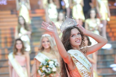 Người giành vương miện Hoa hậu Nga năm nay là Elizabeth Golovanov đến từ Smolensk.