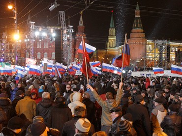 Tuần hành ủng hộ ông Putin ở Moscow đêm 4/3/2012