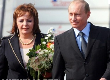 Vợ chồng Thủ tướng Nga Putin đã bỏ phiếu bầu