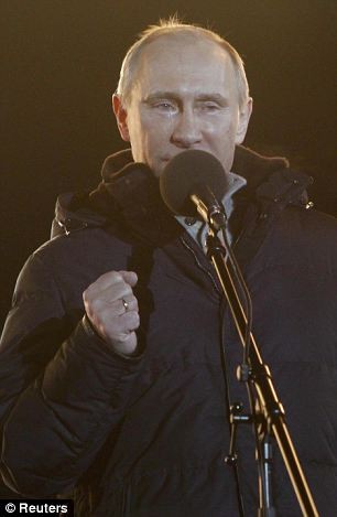 Không kìm được xúc động, ông Putin khẳng định trong những giọt lệ long lanh: "Chúng ta đã giành chiến thắng trong một cuộc đua cởi mở và công bằng".