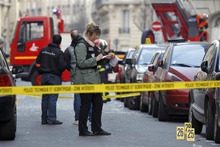 Cảnh sát Paris tại hiện trường vụ nổ. Ảnh Reuters