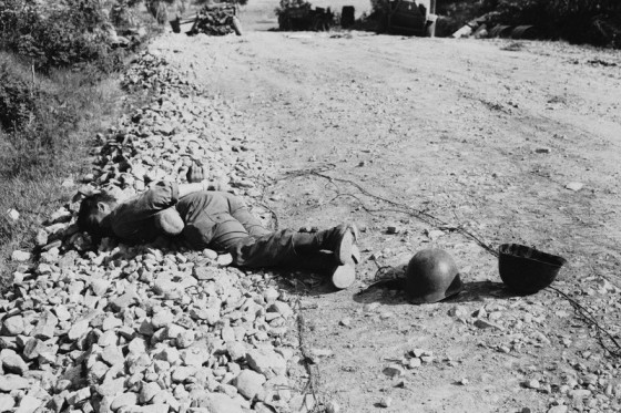 Thi thể của một lính Mỹ ngày 10/7/1950.