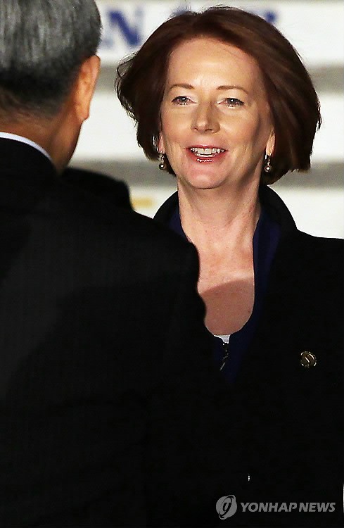 Thủ tướng Australia Julia Gillard đến sân bay quốc tế Gimpo ngày 25/3