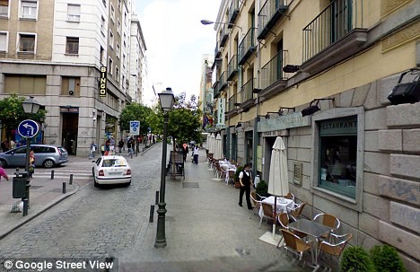Con phố nổi tiếng là nơi hành nghề của các gái mại dâm tại trung tâm Madrid
