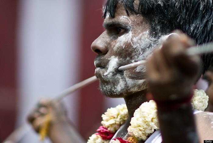 Panguni Uthiram là một lễ hội tôn giáo truyền thống hàng năm của người Hindu.