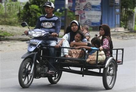 Đưa gia đình rời thành phố Aceh