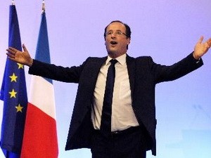 Ứng cử viên Francois Hollande sau khi biết kết quả sơ bộ cuộc bầu cử. (Nguồn: AFP/TTXVN)