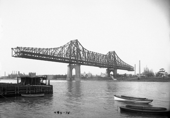 Cầu Queensboro ngày 8/8/1907.