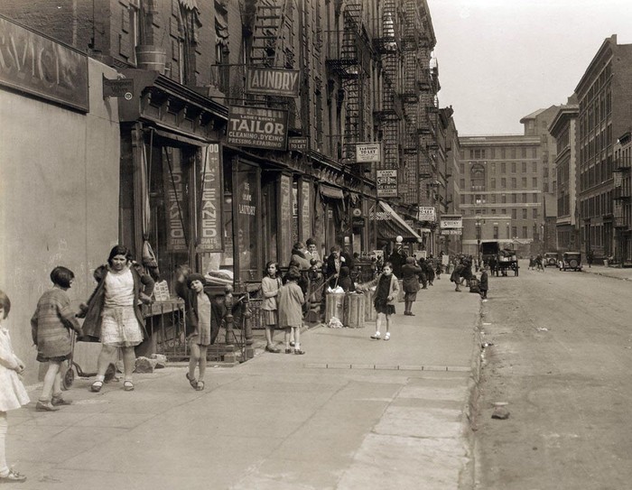 Phố 28 được nhìn từ Đại lộ số 2 ngày 4/4/1931.