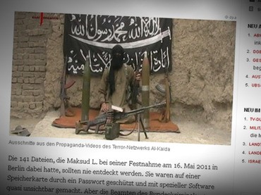 Ảnh trích từ đoạn video giải mật chứa các tài liệu của al-Qaeda