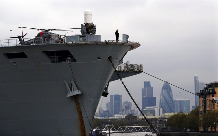 HMS Ocean neo tại Greenwich