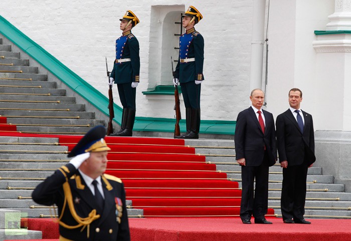 Tổng thống Putin và cựu Tổng thống Medvedev trong lễ nhậm chức hôm 7/5 của ông Putin. Ảnh RT