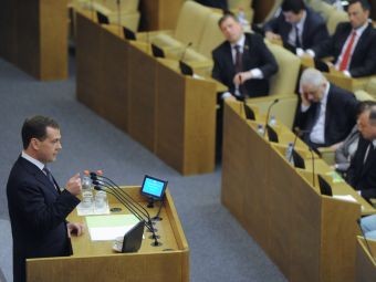 Cựu Tổng thống Medvedev phát biểu tại phiên họp toàn thể bất thường của Duma quốc gia chiều ngày 8/5.