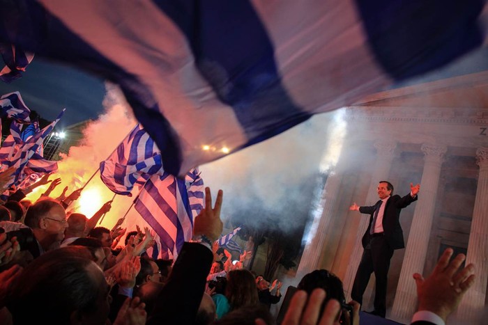 Lãnh đạo Đảng Dân chủ Antonis Samaras nói chuyện với những người ủng hộ tại hội trường Zappeio ở Athens, Hy Lạp ngày 3/5.
