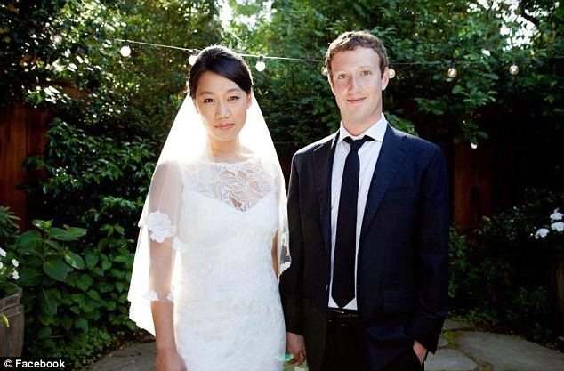 Priscilla Chan đã trở thành bà Zuckerberg vào ngày 19/5 khi họ cưới tại nhà riêng ở Palo Alto.