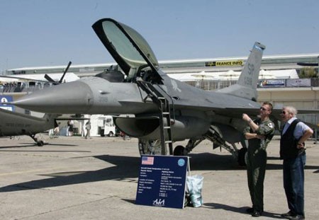 Một máy bay chiến đấu F-16 của Mỹ.