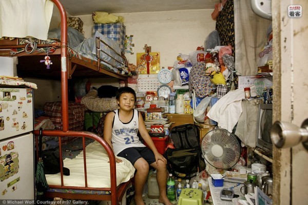 Cậu bé Tsang vua Wah 11 tuổi nhưng đã sống tại đây 7 năm.