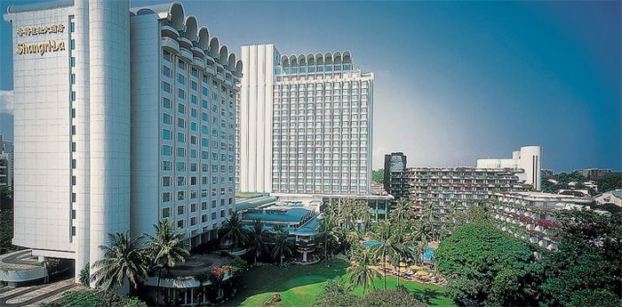 Toàn cảnh khách sạn Shangri-la Singapore, nơi được chọn làm địa điểm đón tiếp các quan chức quốc phòng hàng đầu thế giới và khu vực tới tham gia hội nghị "Đối thoại Shangri-la" 2012.