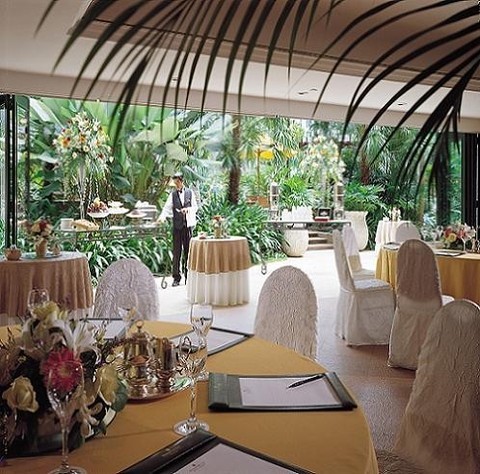 Nhà hàng tại khách sạn Shangri-la