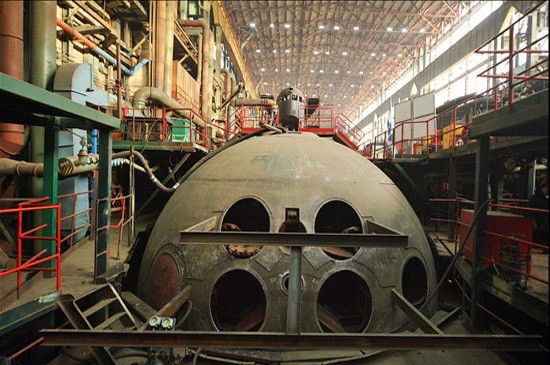 Công nhân làm việc tại nhà máy sửa chữa tàu ngầm Zvezdochka