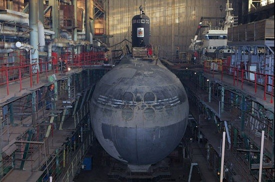 Bên trong nhà máy sửa chữa tàu ngầm Zvezdochka
