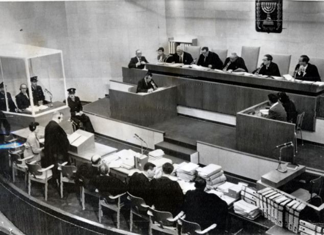 Phiên xử Eichmann tại tòa án tối cao Jerusalem ở Tel Aviv